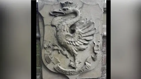 Hertfordshire County Council Doll Crest