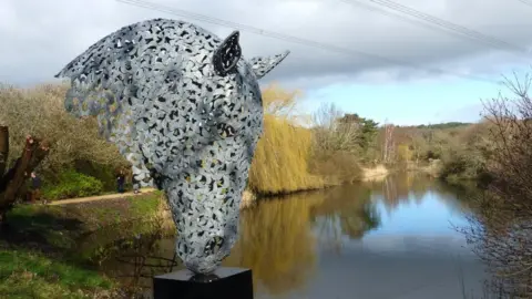 Steve Curtis TUESDAY - Sculpture by the Lakes