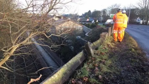 Network Rail Engineers inspect bridge at Luncarty