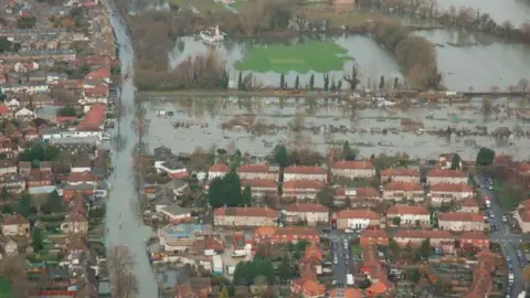 AirExperiences.co.uk Flooding in Oxford