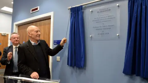 University of Huddersfield Sir Patrick Stewart reveals plaque