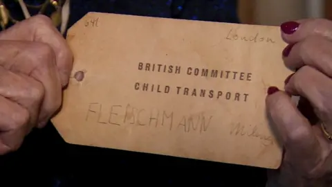 Label for Lady Milena Grenfell-Baines' travel from German-occupied Czechoslovakia to the UK