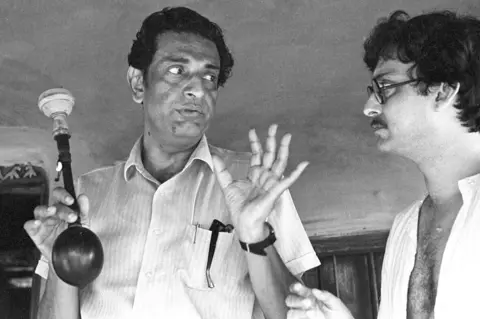 Nemai Ghosh Satyajit Ray with Soumitra Chatterjee