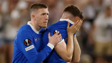 Reuters John Lundstram and Aaron Ramsey look dejected after losing the penalty shoot-out