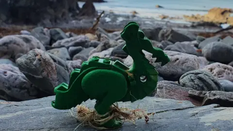 Stuart Lego green dragon