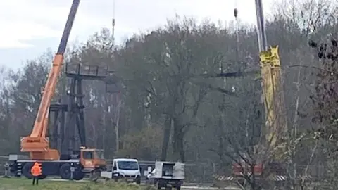 Glyn Pepper Cranes removing Brinsley Headstocks