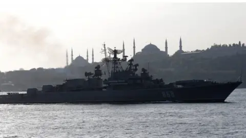 Reuters The Russian Navy's frigate Pytlivy sets sail in the Bosphorus, Turkey. Photo: November 2017