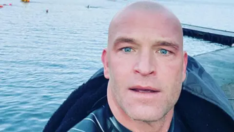 Iain Hughes Iain Hughes