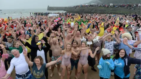 Gareth Davies Photography Tenby Saundersfoot New Year's swim