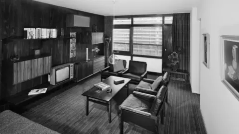 Historic England/John Laing Collection Barbican show flat