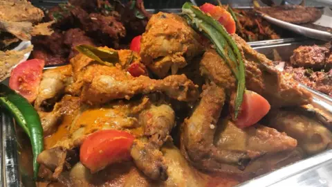 Chicken rendang