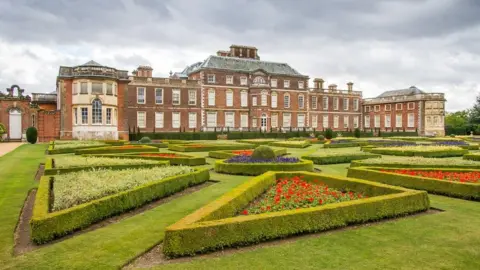 Geograph/Ian Capper Wimpole Hall