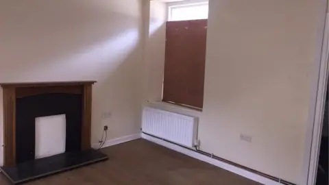 Paul Fosh Auctions Lounge