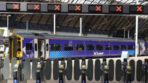 Glasgow Queen Street station during 2022 strikes