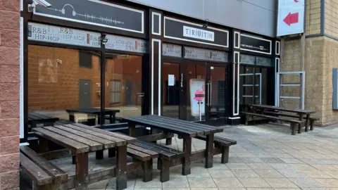 LDRS The outside of Truth nightclub