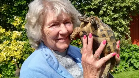 Pauline Venables Yvonne Machin with Tommy