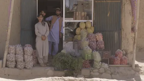 A shop in Padkhwab