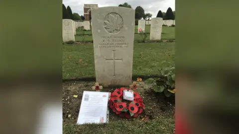 Gwyneth Jones The grave of Pte Robert Silvester Deans