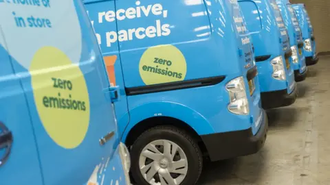 Simon Wagner Hermes vans