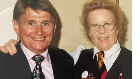 violet garratty willie carson