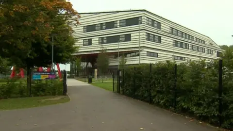 Hull school closes as staff member tests positive for Covid 19