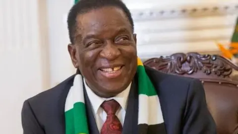 Zimbabwean President Emmerson Mnangagwa announces his new cabinet at the State House in Harare, Zimbabwe, 11 September 2023.