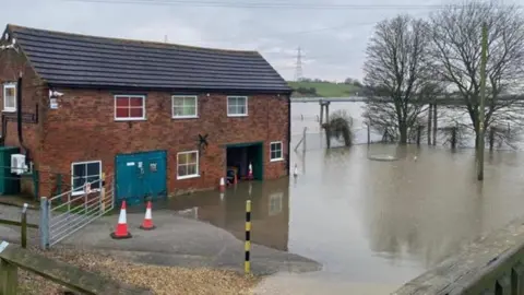 Lincolnshire flooding forces caravan park residents to leave homes