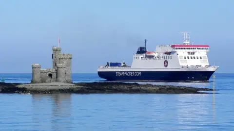 David Dixon/Geograph The Tower of Refuge and Ben-My-Chree