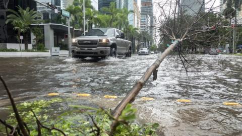 Climate Change: Hurricanes Get Stronger On Land As World Warms - BBC News