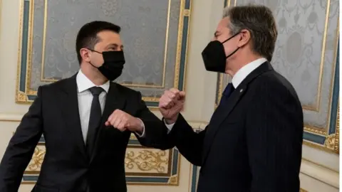 Reuters Antony Blinken and Volodymyr Zelensky