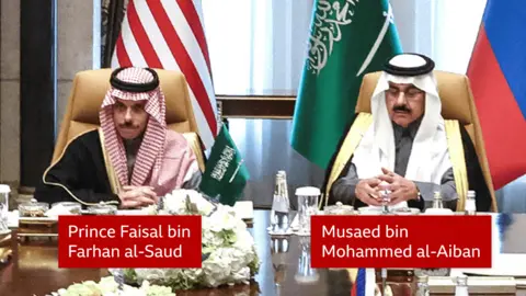 Two Saudi hosts were only for a short time in the room