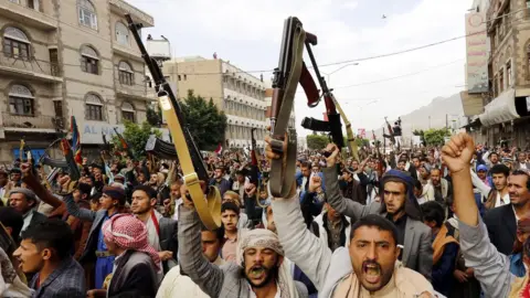 EPA Houthi supporters protest against the Saudi-led coalition blockade of Yemen (17 August 2018)