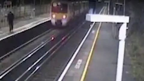 British Transport Police CCTV footage at Knockholt station