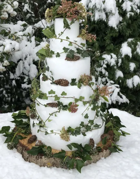 Samantha Tempest Snow wedding cake