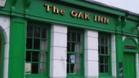 Google The Oak Inn exterior