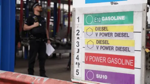 Essex Police Police at fuel protests