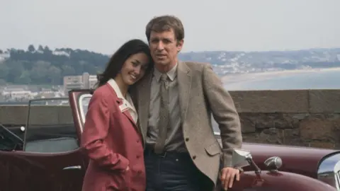 Larry Ellis Collection People