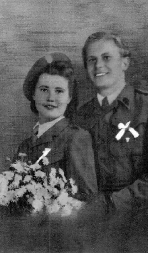 Krystyna Farley Krystyna married Stanley Slowikowski in 1945