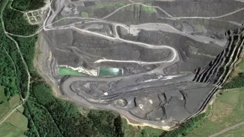 Google Nant Helen opencast mine, Ystradgynlais