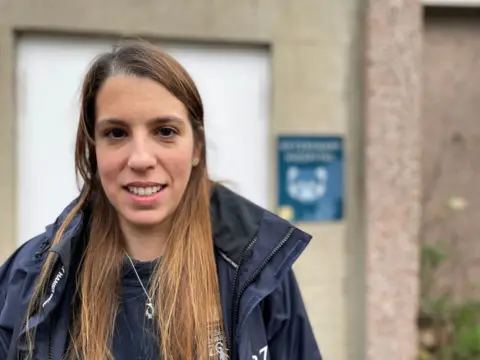 Pandas - Stephanie Mota RZSS veterinary surgeon (going on flight to China)