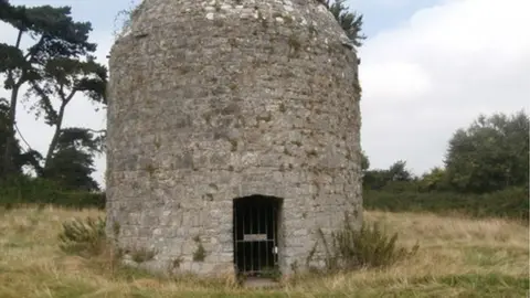 Geograph/John Lord The dovecote