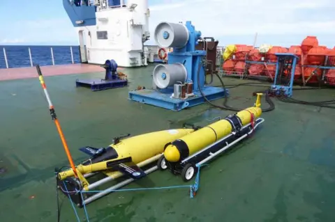 Penny Holliday/Angelina Smilenova Gliders on deck of ship
