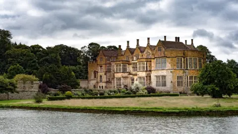 Cliff Kinch Broughton Castle