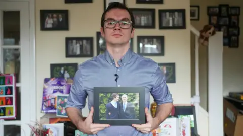 BBC Steve Parsons with photo of grandfather