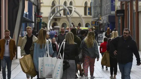 PACEMAKER Shoppers in Belfast