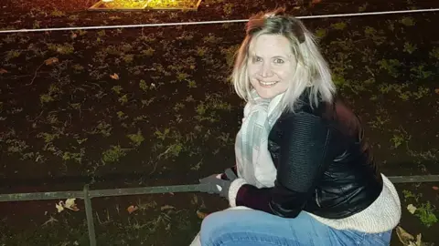 Johanna Craven Johanna Craven, who splits time between Melbourne and London, in the UK