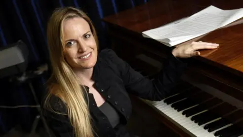 Allen J. Schaben/Getty Images Eimear Noone