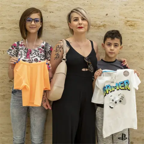 Erika Stara and her children Rebecca and Marco