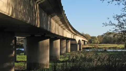 John Sutton/Geograph St Ives viaduct