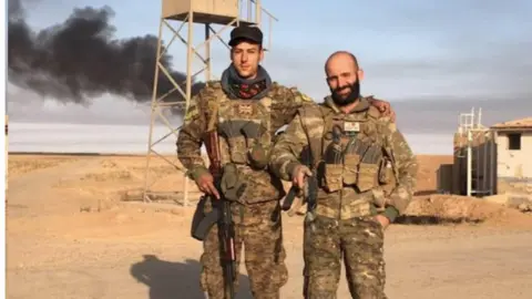 Family photo Daniel Newey (l) and Daniel Burke (r) in Syria